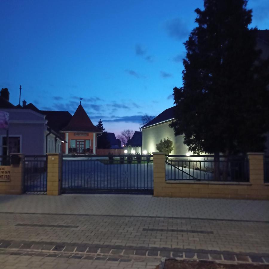 Livia Apartman Bük Extérieur photo